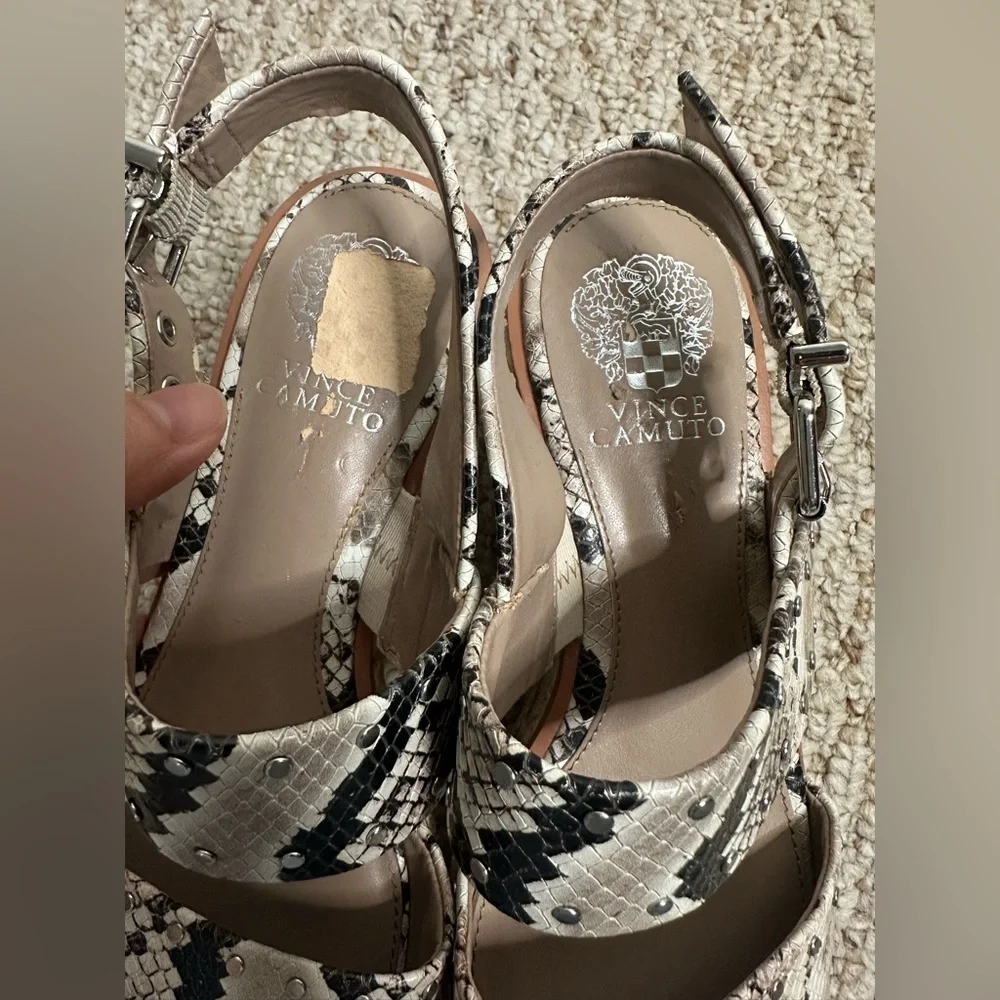 Vince Camuto snake skin Platform sandals size 9.5